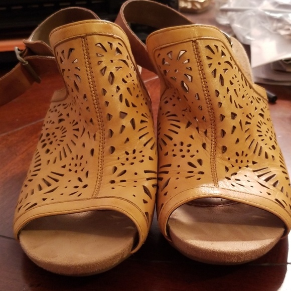 Rockport Shoes - Comfort, Style, & butter soft leather! ROCKPORT 8M